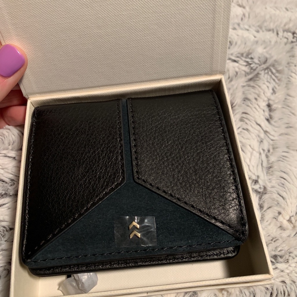 Stella and Dot Covet Wallet